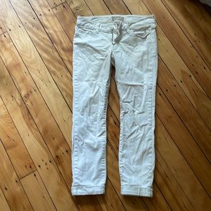 White skinny capris